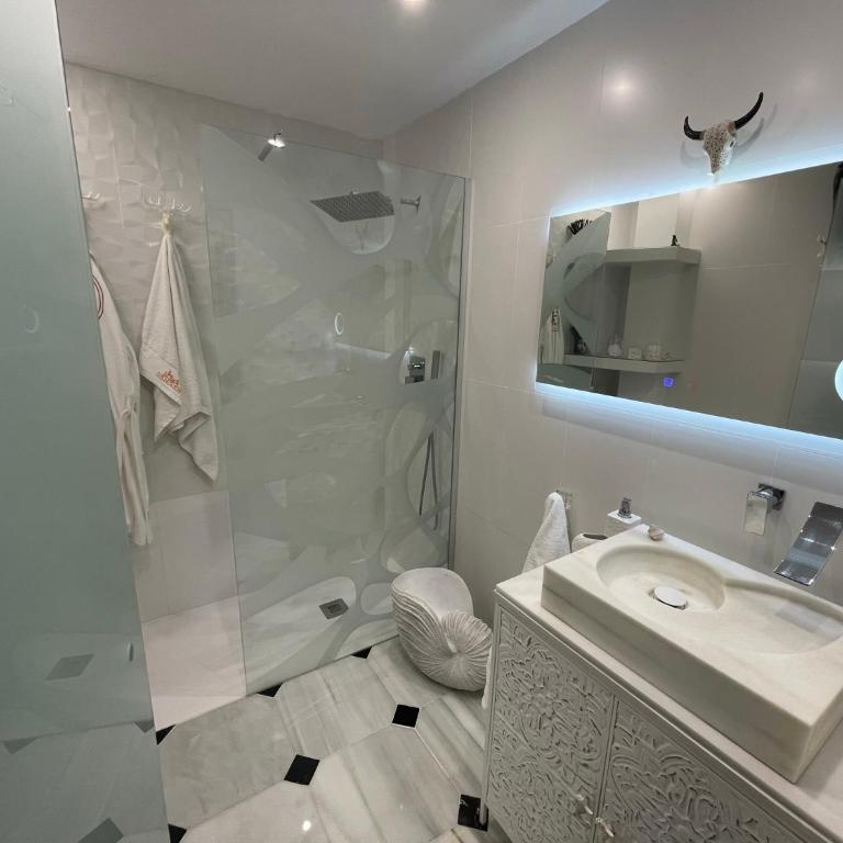 FASCINANTE Hogar en Cabo Pino en MARBELLA - Two-Bedroom Apartment - 45