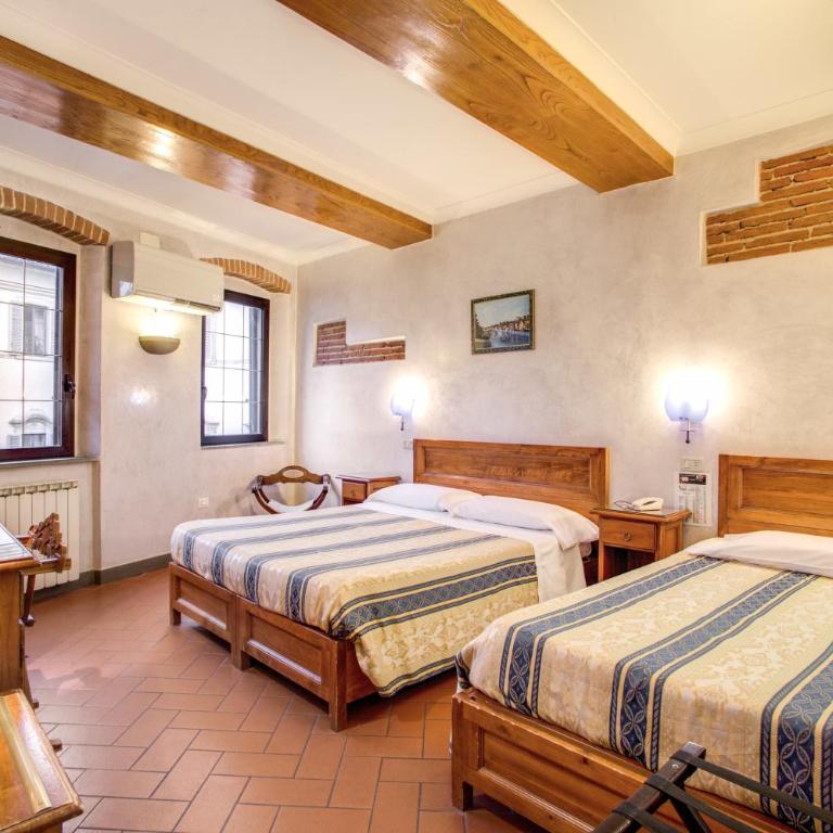 Hotel Lorena - Quadruple Room - 1
