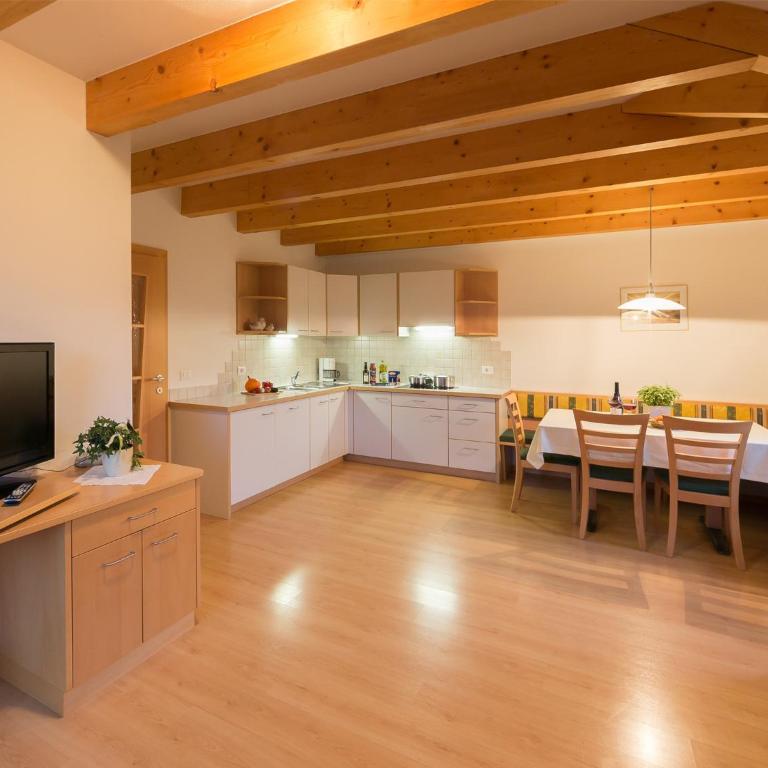 Appartements Steiner - Appartamento con 2 Camere da Letto e Balcone - 2° Piano - 2
