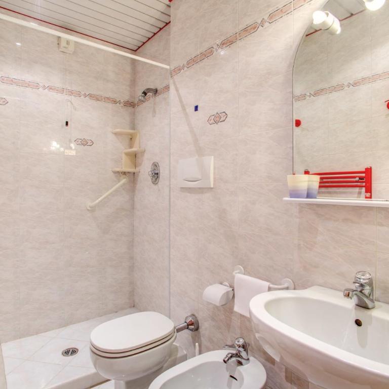 Hotel Lorena - Quadruple Room - 5