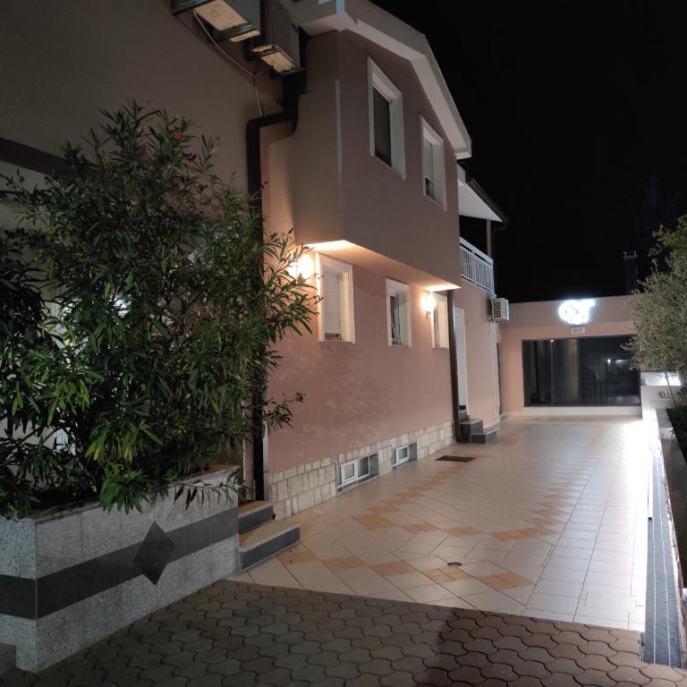 Luxury Villa Nevena Pool&Jacuzzi - Villa with Private Pool - 16