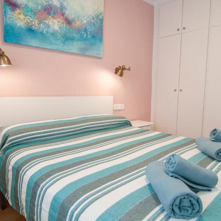 Seafront L'Estartit Apartments - Two-Bedroom Apartment with Garden View - 19