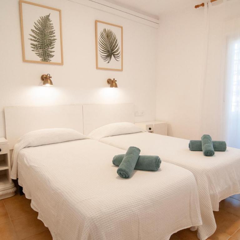 Seafront L'Estartit Apartments - Two-Bedroom Apartment with Garden View - 20