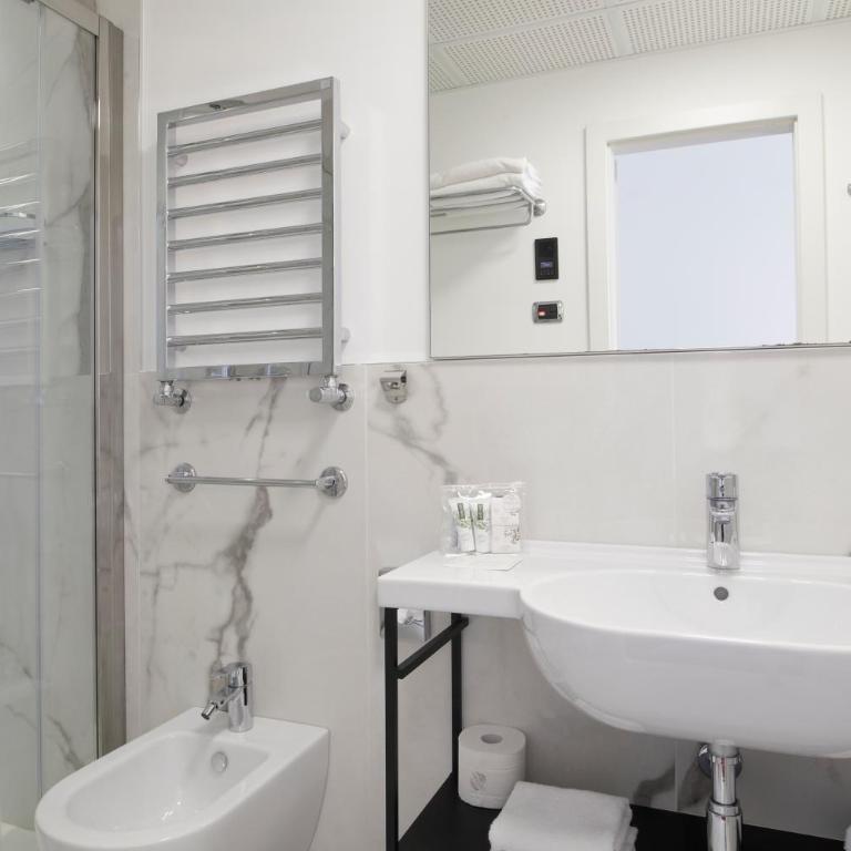 Termini Beach Hotel & Suites - Camera Tripla Comfort - 3