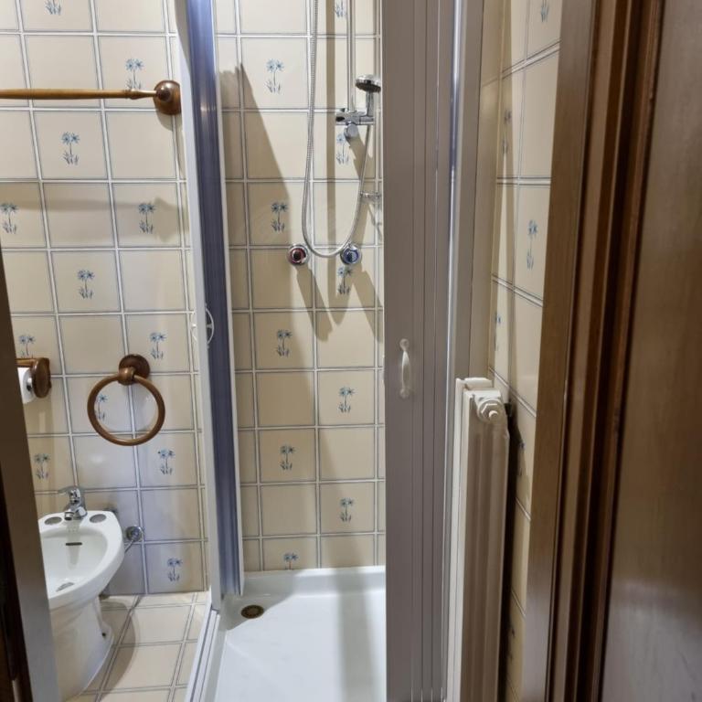 Villa Rismondo Pisa - Camera Matrimoniale Economy con Bagno Privato Esterno - 1