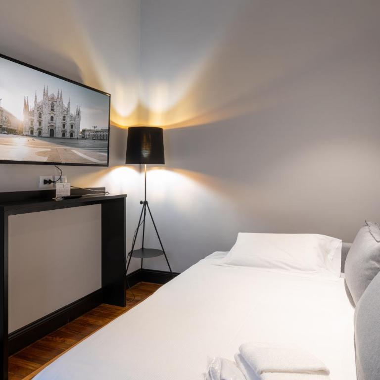Castello Guest House Milano - Suite con Vista Cortile - 1