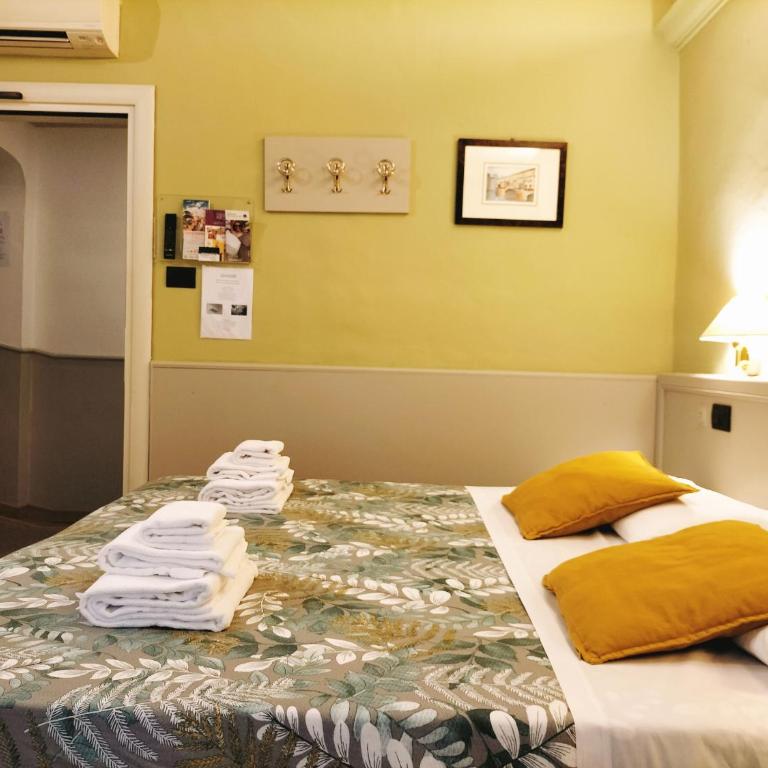 Hotel Camilla Firenze - Camera Standard Matrimoniale/Doppia con Letti Singoli - 10