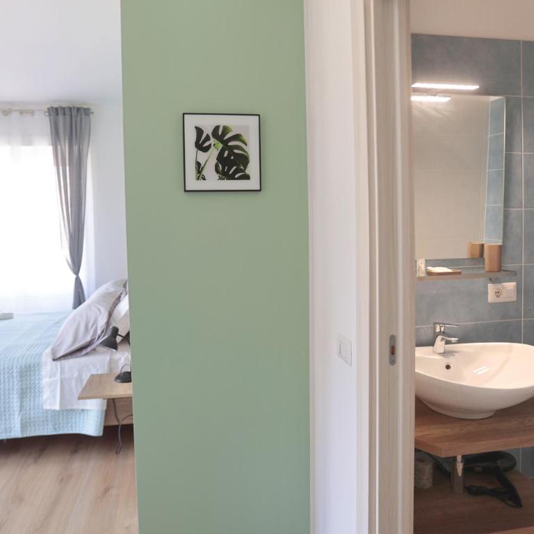 AnGiò holiday rooms - Camera Matrimoniale Deluxe con Vista Castello - 12