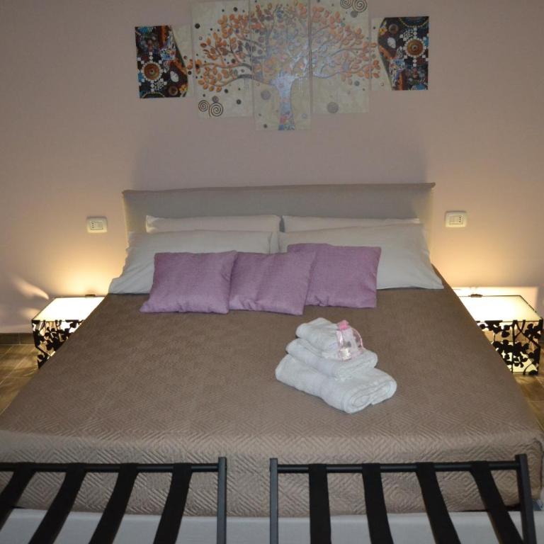 Karina's Rooms - Deluxe King Room - 12