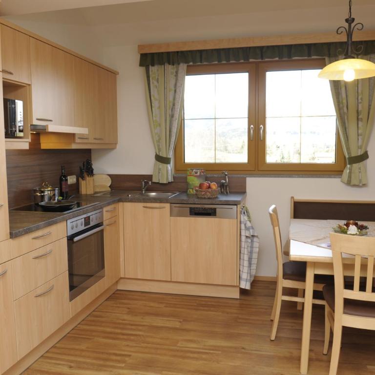 Bio-Bauernhof Samerhof - Apartment mit 2 Schlafzimmern, einem Balkon und Bergblick - 4
