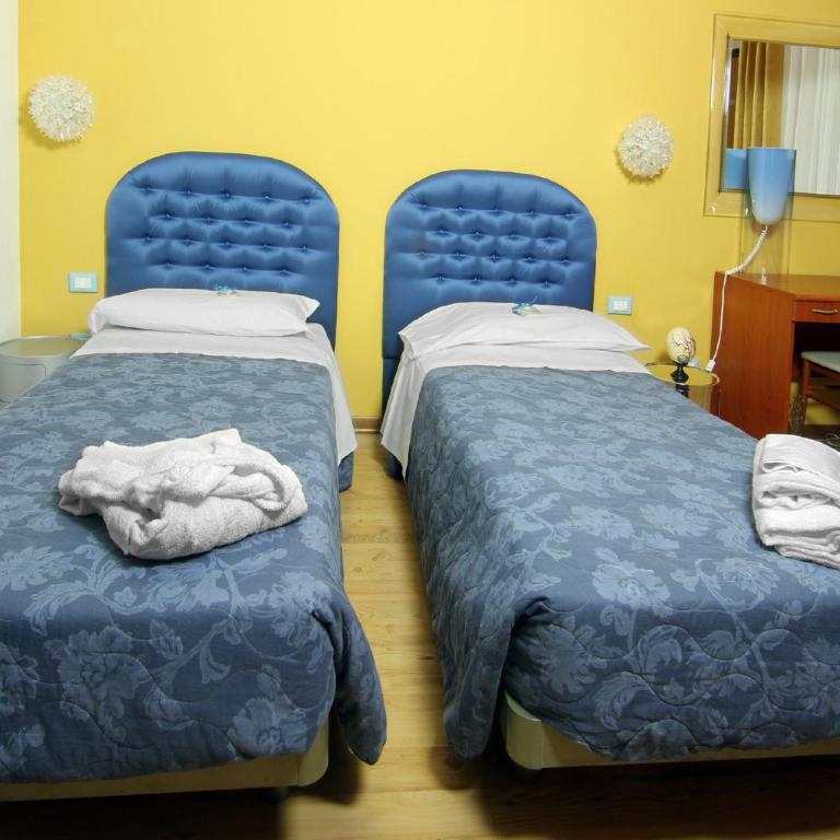 Albergo Al Viale - Camera Doppia con Letti Singoli - 4