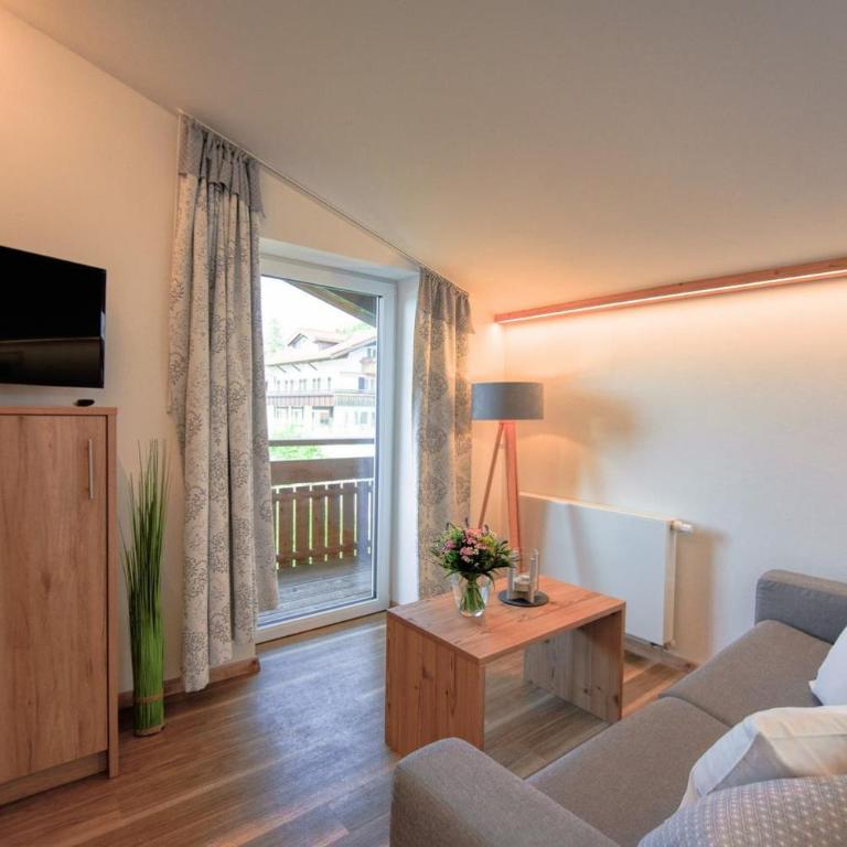 Alpenhof Ferienwohnungen - Apartment mit Bad - 2