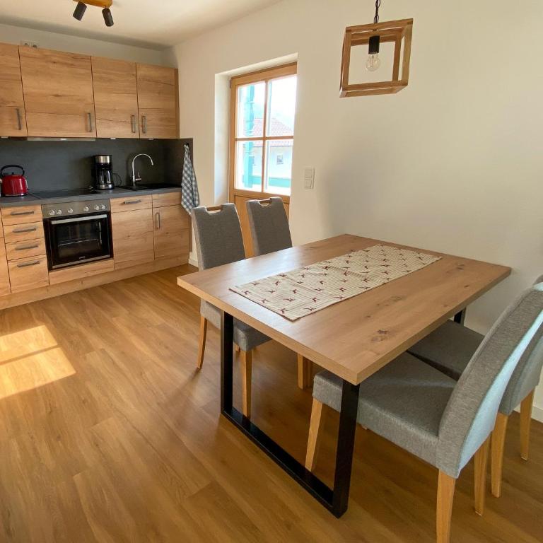 Ferienwohnungen Heillinger Gütl inkl. Chiemgaukarte - Apartment - 3