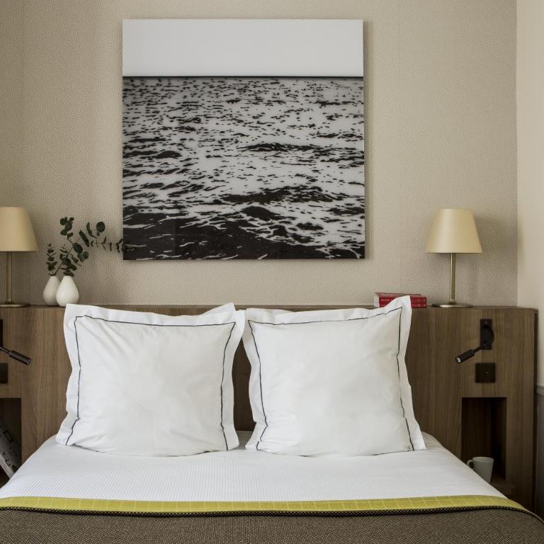 Hôtel de la Place du Louvre - Esprit de France - Chambre Double Supérieure - Vue sur Cour - 2