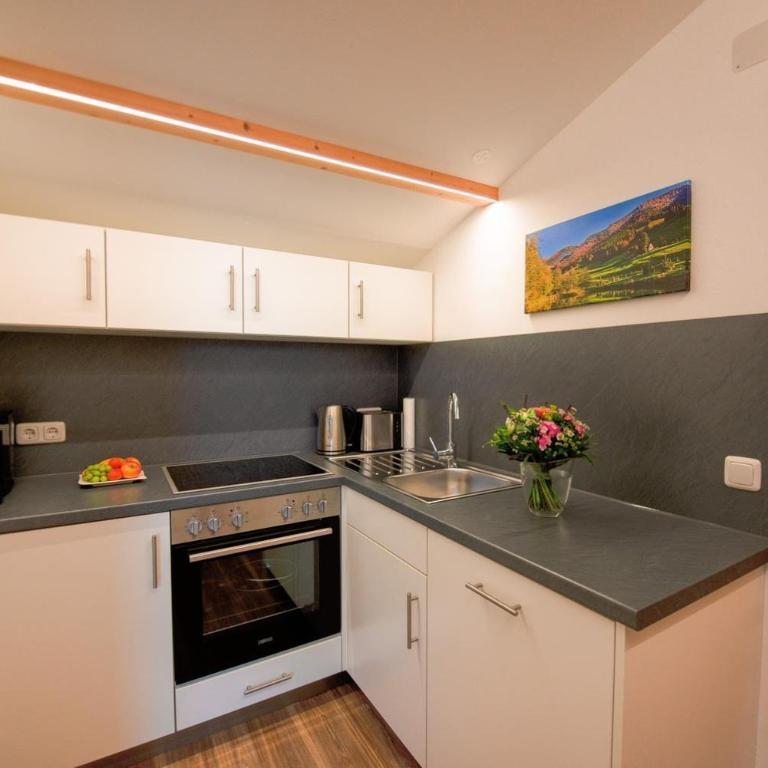 Alpenhof Ferienwohnungen - Apartment mit Bad - 4