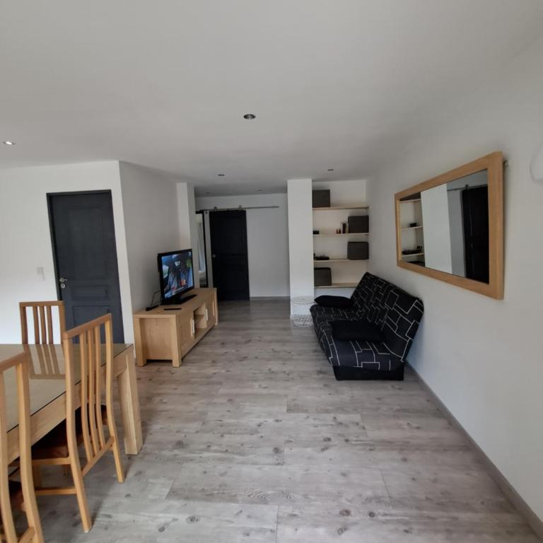 Superbe Rez-de-Jardin refait à neuf. - Appartement 2 Chambres - 12