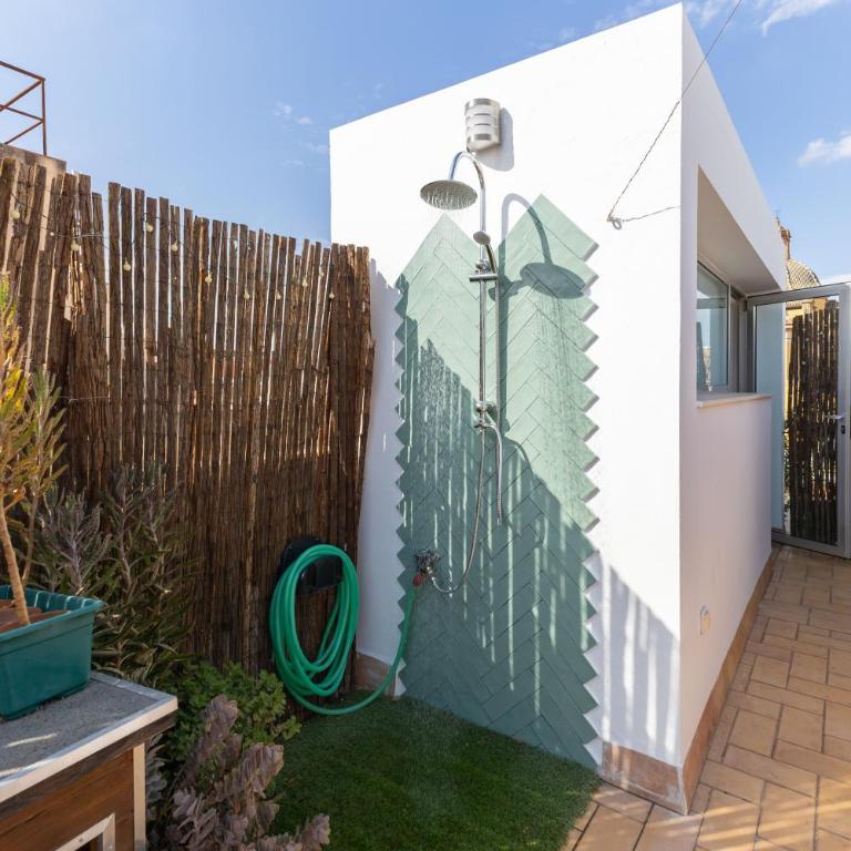 Tentudia Charming Apartments with Private Roof-Top or Patio in San Bernardo By OCityzen - Three-Bedroom Apartment with Private Rooftop - Second Floor - 4