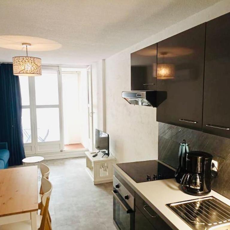Studio tout confort Climatisé avec Wifi à 2mn à pied de la plage - Monolocale - 8