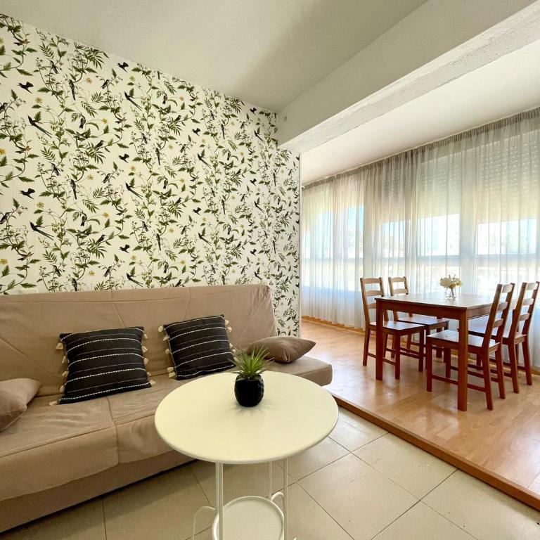 GATU Verano en la playa con parking, wifi, piscina - Apartamento de 1 dormitorio - 16