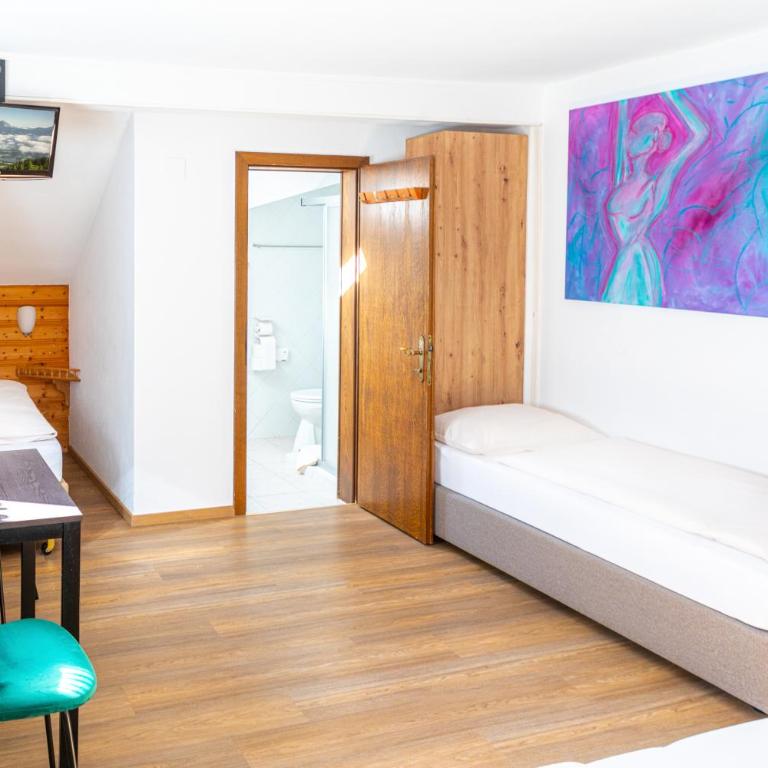 Sаfestay Kitzbühel Alpine l Self-Check-In - Dreibettzimmer - 2