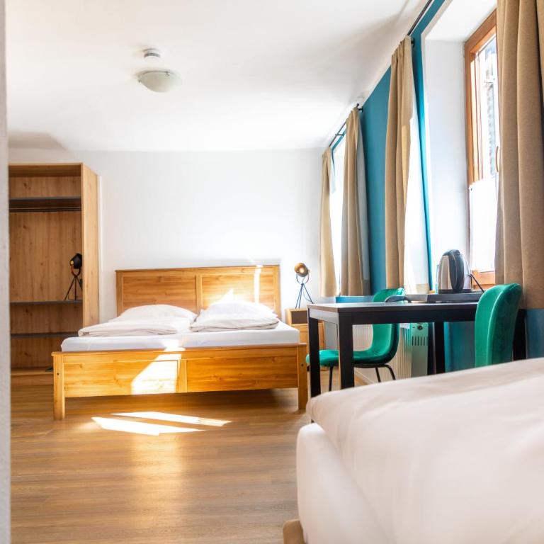 Sаfestay Kitzbühel Alpine l Self-Check-In - Dreibettzimmer - 3