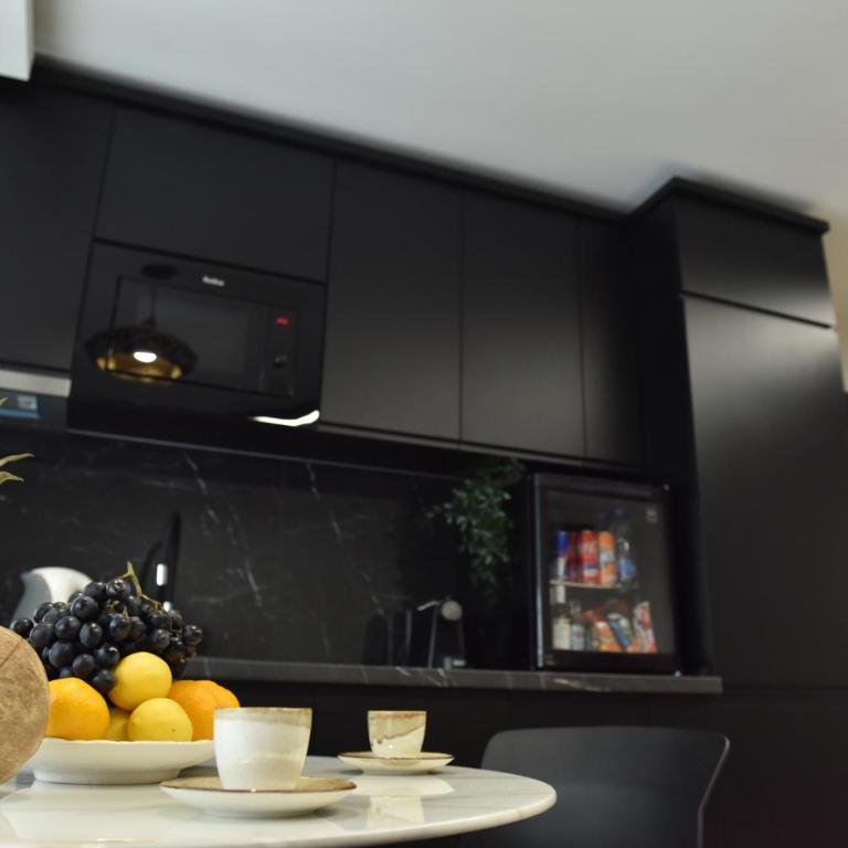 FINE STORY LUX apartment Belgrade - JACUZZI & WiFi & NETFLIX & Mini BAR - Apartman sa 1 Spavaćom Sobom - 8