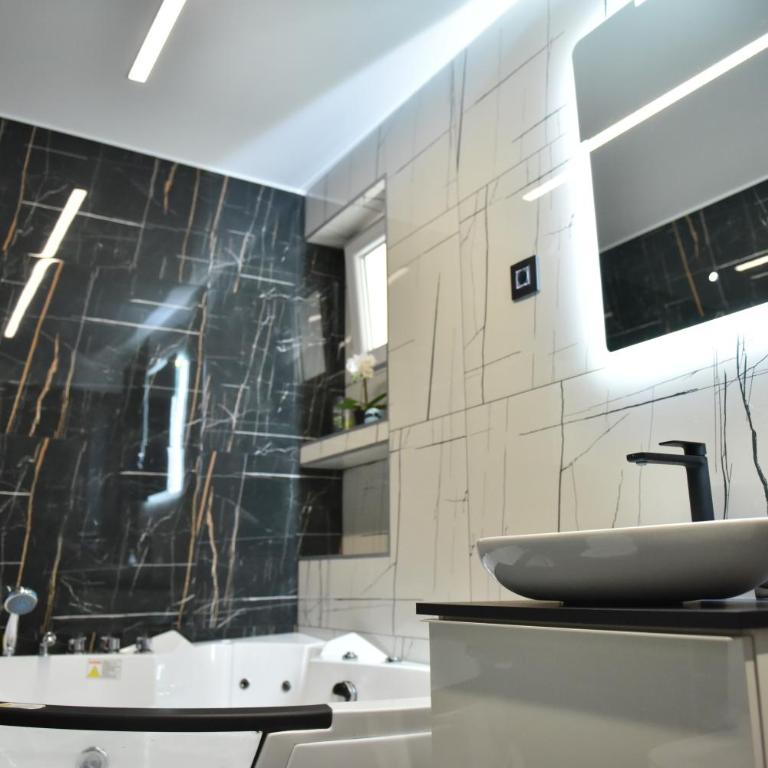 FINE STORY LUX apartment Belgrade - JACUZZI & WiFi & NETFLIX & Mini BAR - Apartman sa 1 Spavaćom Sobom - 10