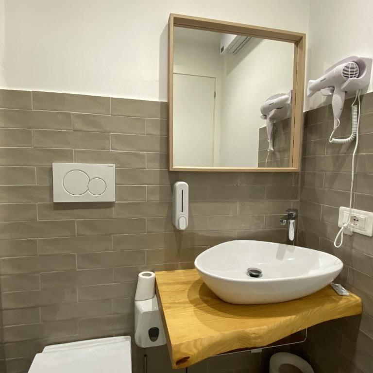 Liotru Maisonne, rooms with en-suite bathroom and shared bathroom - Double Room with Private Bathroom - 11