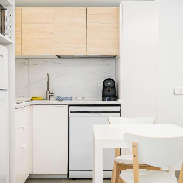 Dobo Madrid ANR2 - Studio - 16