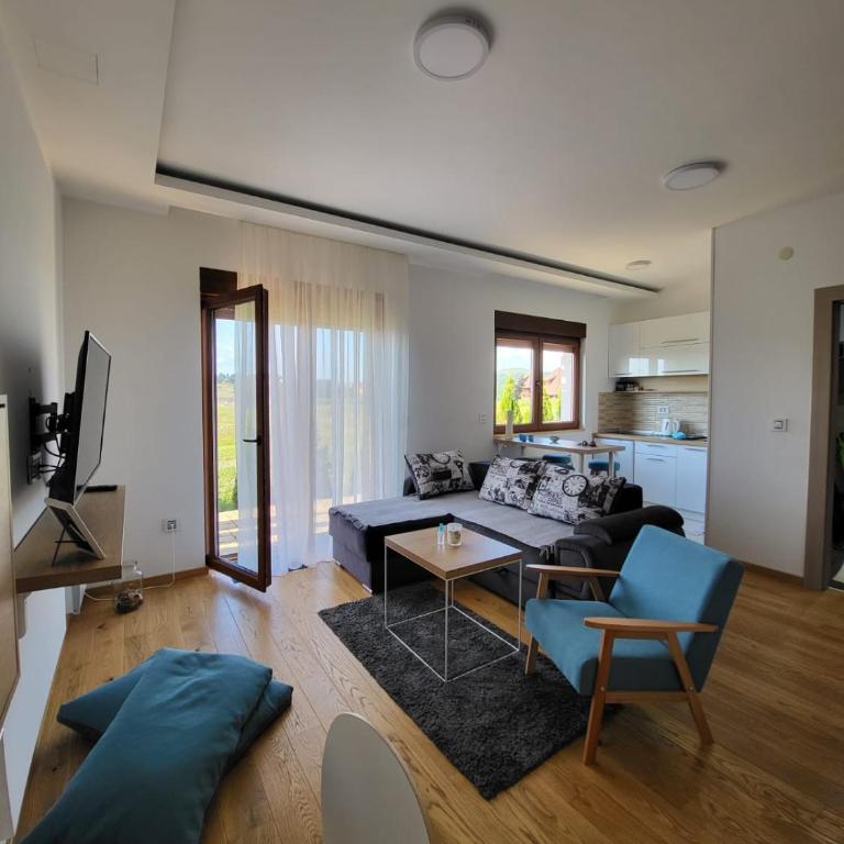 Suri 5 Zlatibor - Studio - 1