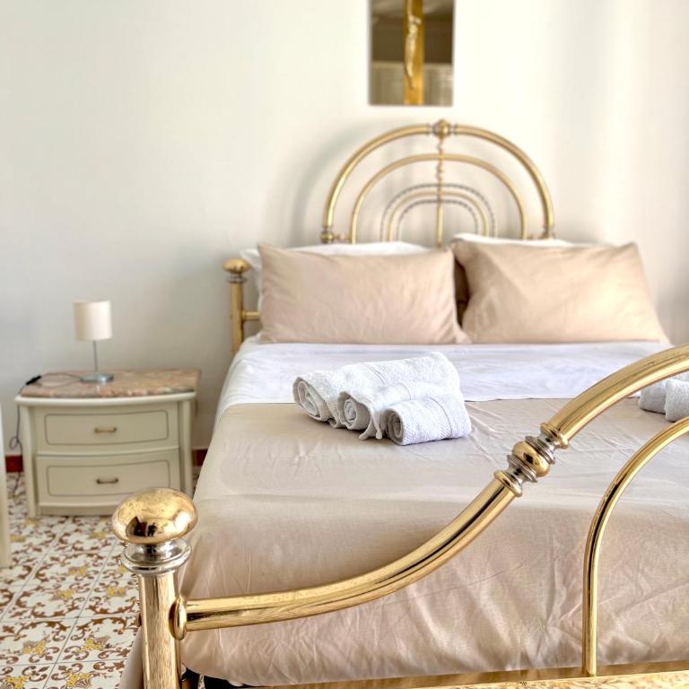 Exclusive Large 3 bed room Apartment with Pool Central Sorrento - Three-Bedroom Apartment - 27