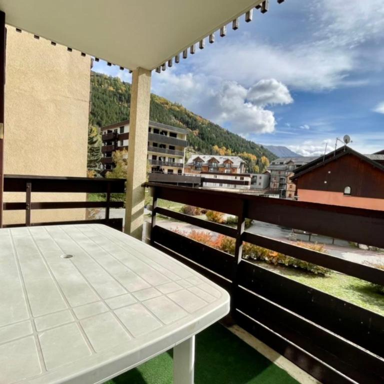 Nice 37m near the center of La Salle-les-Alpes - Appartement - 9