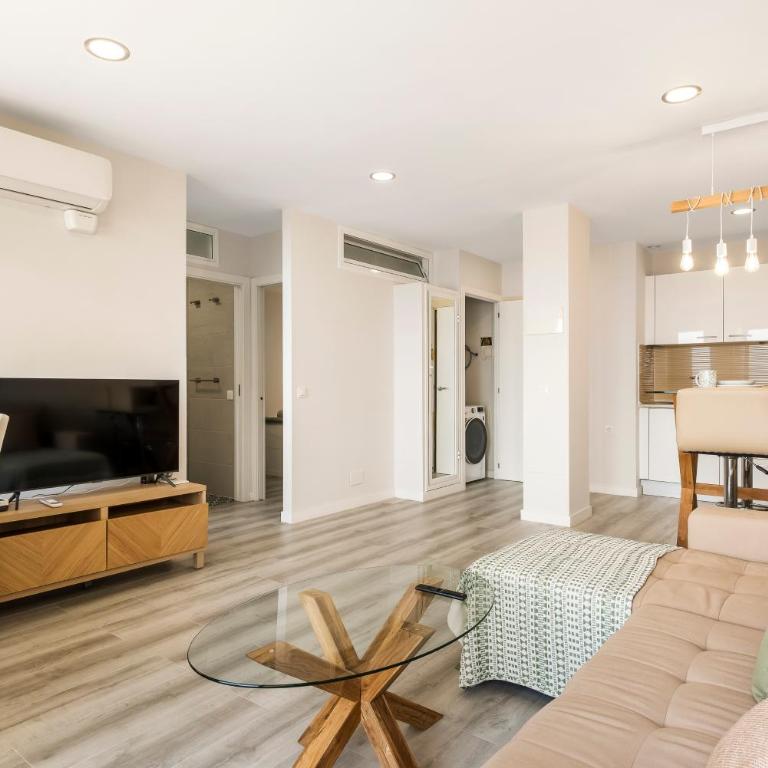 Atlantic Smart Home, Hi-End Services, Media Stream - Apartamento de 2 dormitorios con balcón y vistas al mar - 10