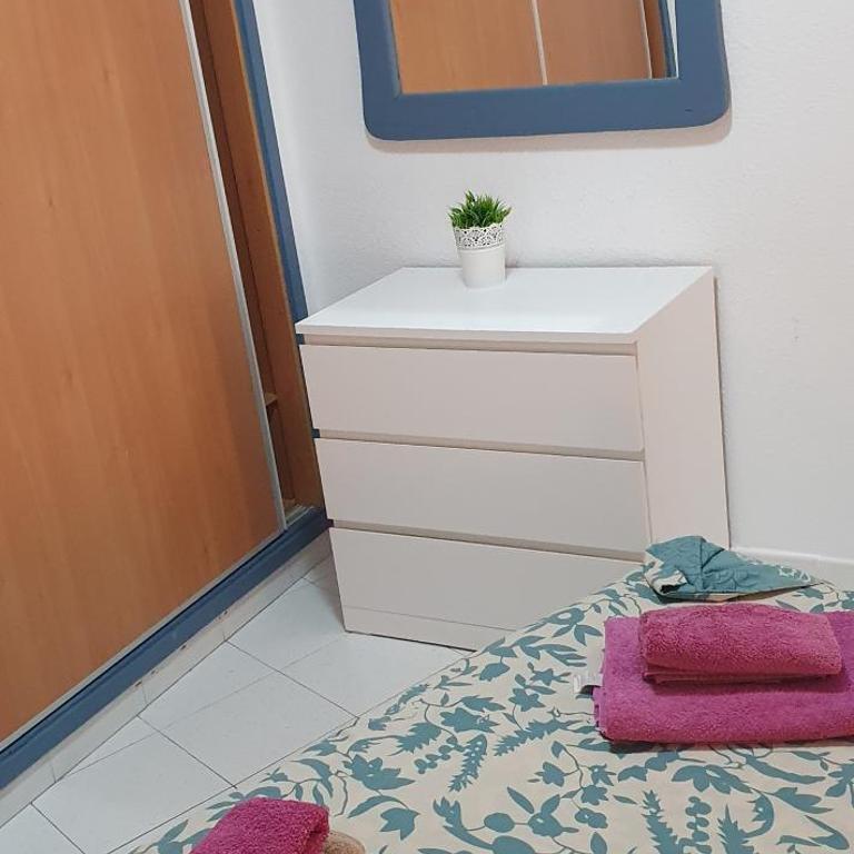 Fabulous 2-bedroom apartment right on the beach of Los Crstianos - Apartamento de 2 dormitorios - 16
