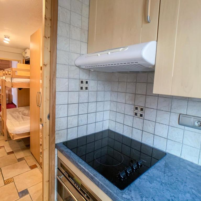 Appartement lumineux proche pistes et commerces, balcon, 6 personnes, parking - FR-1-502-468 - Apartment - 3