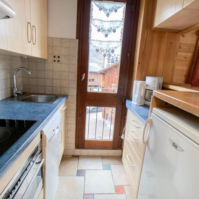 Appartement lumineux proche pistes et commerces, balcon, 6 personnes, parking - FR-1-502-468 - Apartment - 4