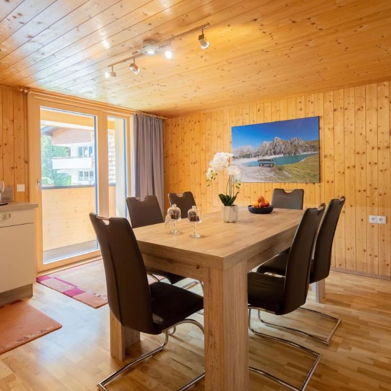 Haus Amatschon - Three-Bedroom Apartment with Shower - 15