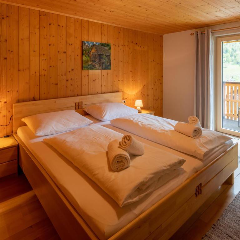 Haus Amatschon - Three-Bedroom Apartment with Shower - 12