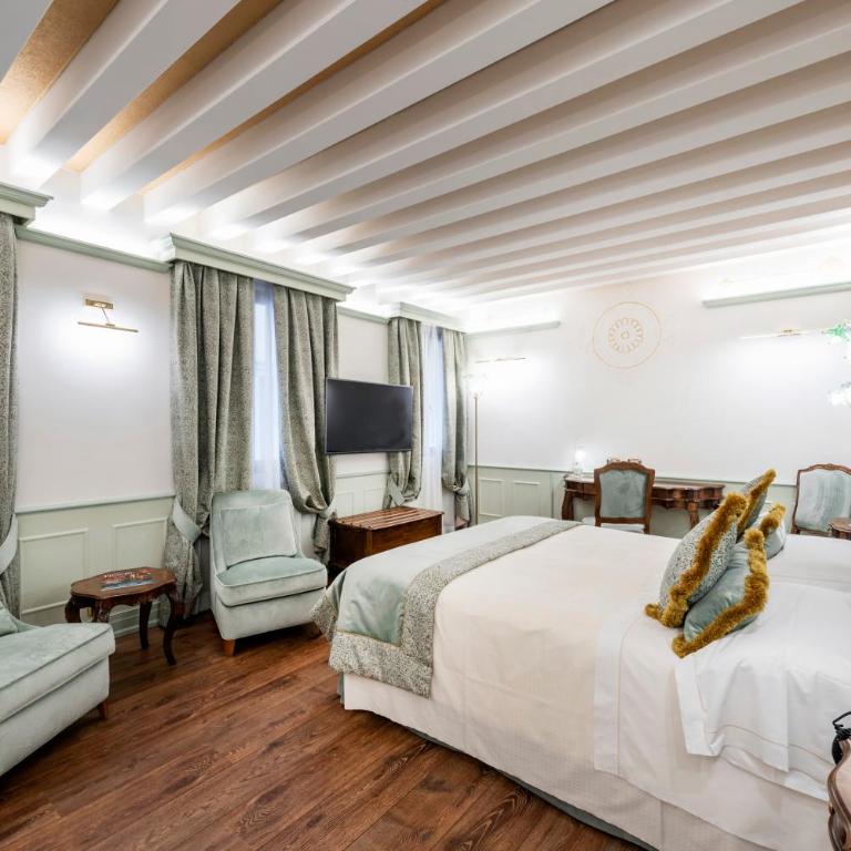 Monaco & Grand Canal - Junior Suite - 1