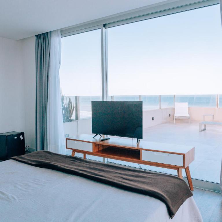 Pinamar Beach Resort - Habitación con cama extragrande y bañera de hidromasaje - 1