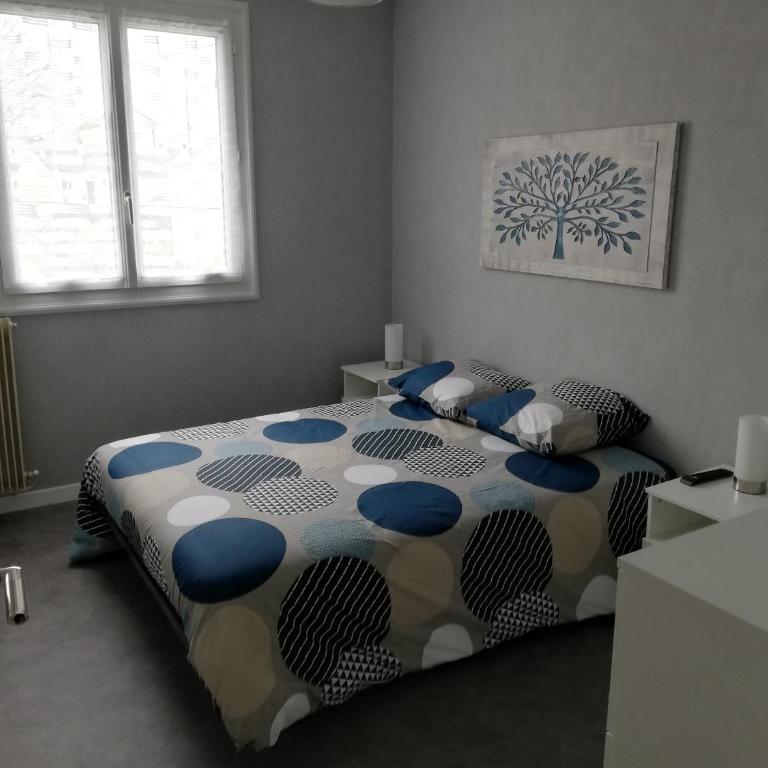 PROCHE CIRCUIT 24 HEURES - Chambre Double Standard avec Salle de Bains Commune - 2