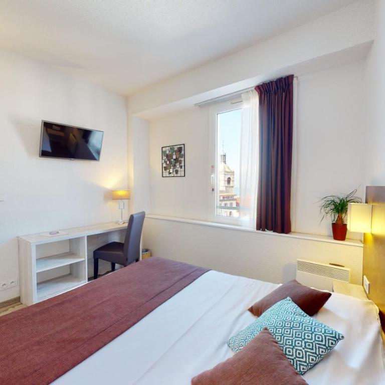 Hôtel de France Contact-Hôtel - Chambre Quadruple Confort - 1
