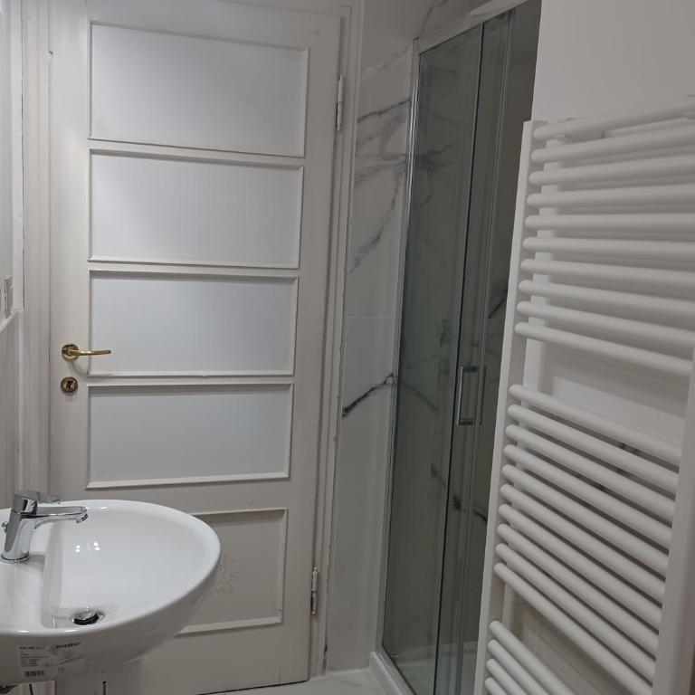 Home Sweet Home 3 - Affittacamere Lucca - Camera Quadrupla con Bagno in Comune - 19