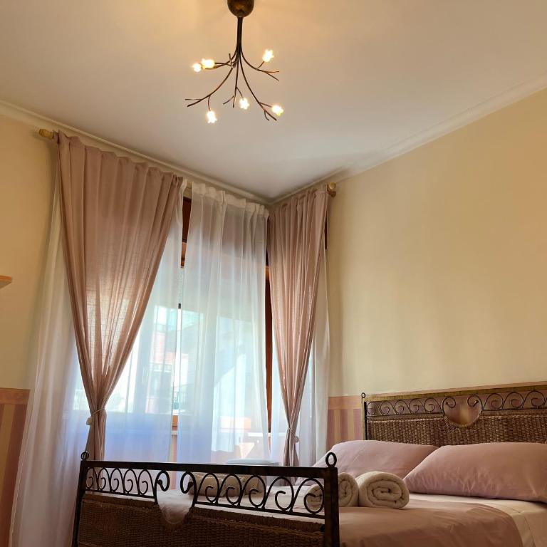 Exclusive Large 3 bed room Apartment with Pool Central Sorrento - Three-Bedroom Apartment - 29