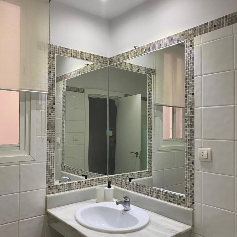 PRECIOSO Y ACOGEDOR APARTAMENTO EN PLENO CENTRO DE GRANADA - Three-Bedroom Apartment - 22