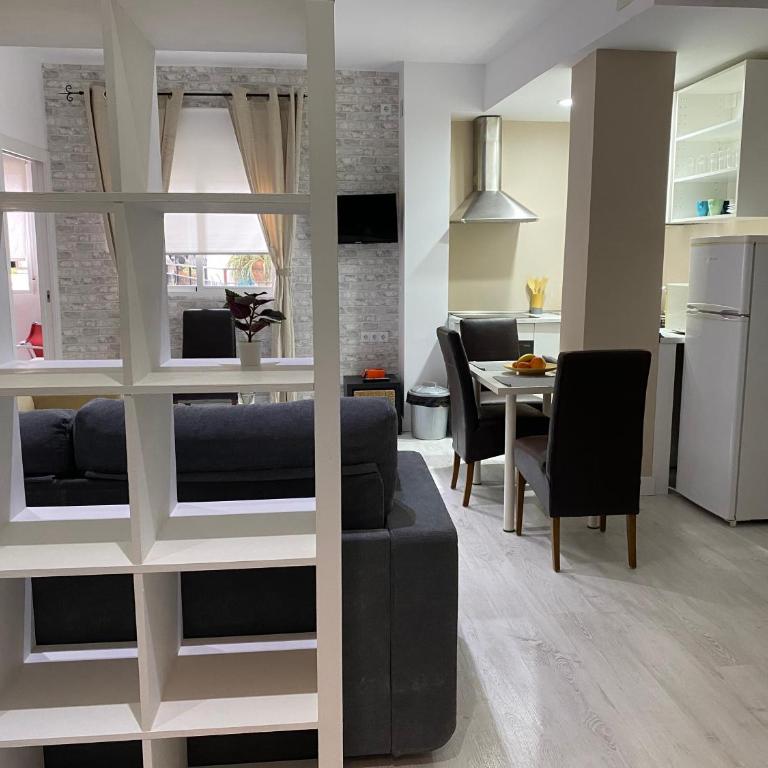 PRECIOSO Y ACOGEDOR APARTAMENTO EN PLENO CENTRO DE GRANADA - Three-Bedroom Apartment - 4
