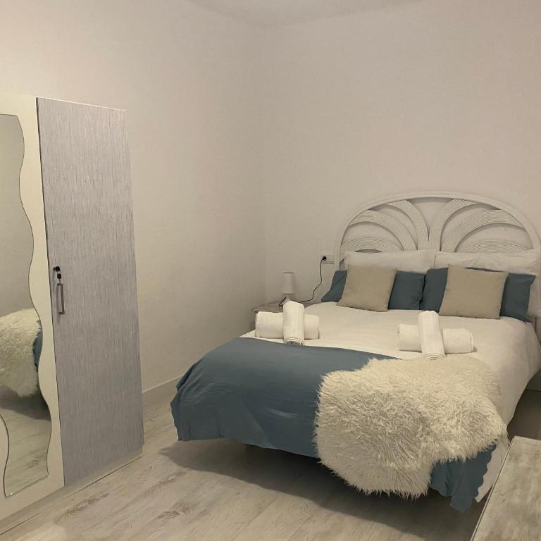 PRECIOSO Y ACOGEDOR APARTAMENTO EN PLENO CENTRO DE GRANADA - Three-Bedroom Apartment - 16