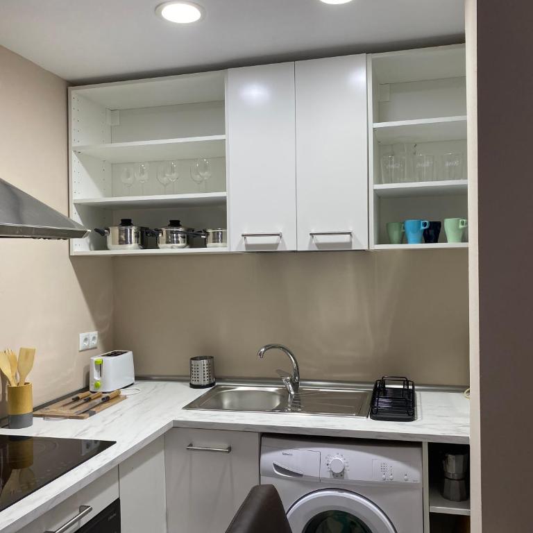 PRECIOSO Y ACOGEDOR APARTAMENTO EN PLENO CENTRO DE GRANADA - Three-Bedroom Apartment - 34