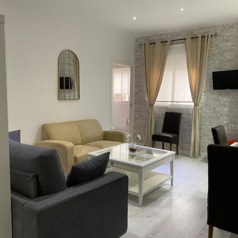 PRECIOSO Y ACOGEDOR APARTAMENTO EN PLENO CENTRO DE GRANADA - Three-Bedroom Apartment - 1