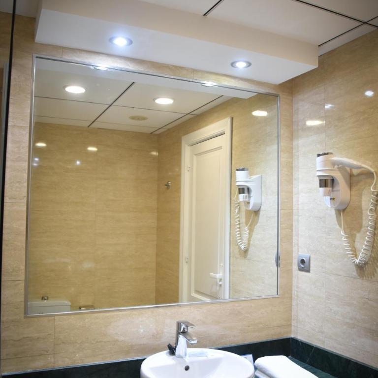 Playacapricho - Double or Twin Room with Sea View - 7